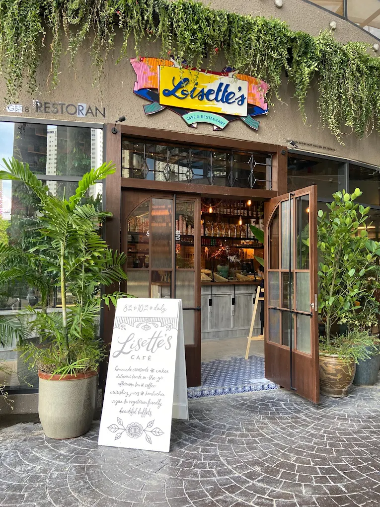 Lisette's Café & Bakery @ 163 Retail Park restaurant